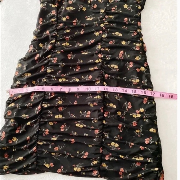 Ruched Floral Print Bodycon Short Sleeve Mini Dress - Picture 7 of 12